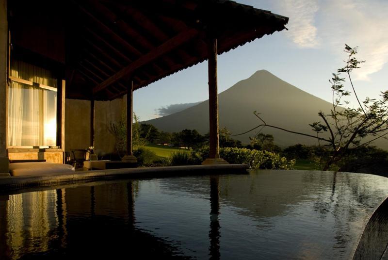 Hotel La Reunion Golf Resort And Residences 危地马拉安地瓜 客房 照片