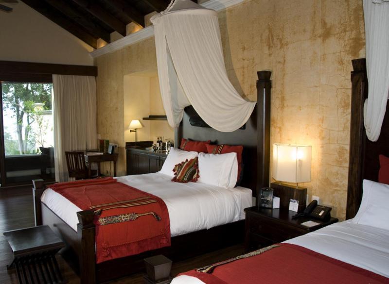 Hotel La Reunion Golf Resort And Residences 危地马拉安地瓜 客房 照片