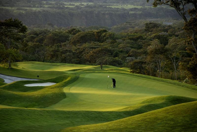 Hotel La Reunion Golf Resort And Residences 危地马拉安地瓜 外观 照片