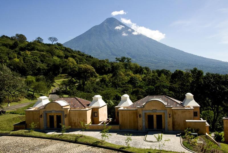 Hotel La Reunion Golf Resort And Residences 危地马拉安地瓜 外观 照片