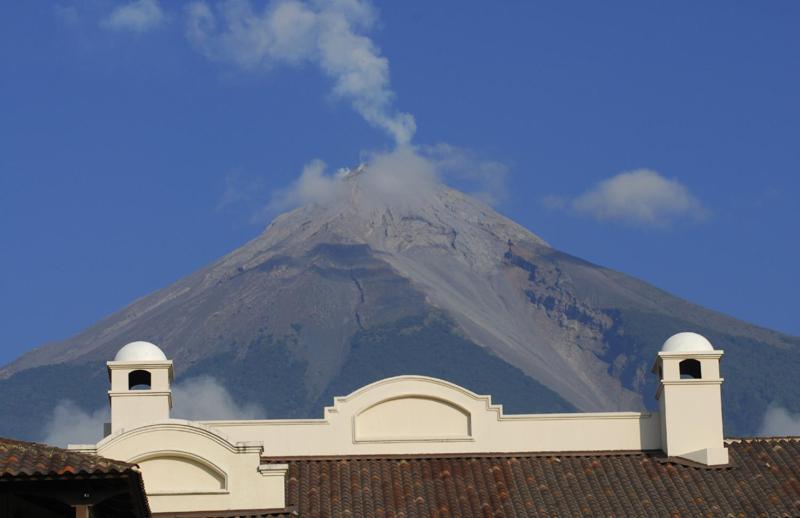 Hotel La Reunion Golf Resort And Residences 危地马拉安地瓜 外观 照片