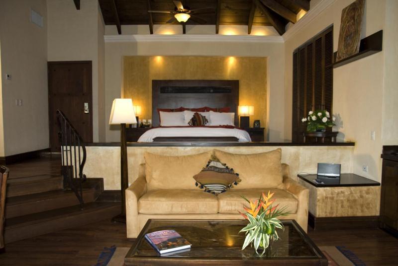 Hotel La Reunion Golf Resort And Residences 危地马拉安地瓜 外观 照片
