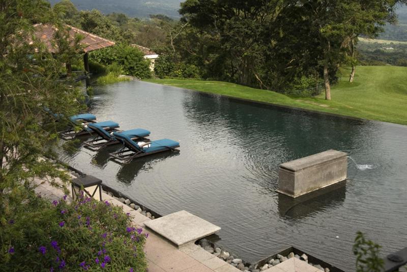 Hotel La Reunion Golf Resort And Residences 危地马拉安地瓜 外观 照片