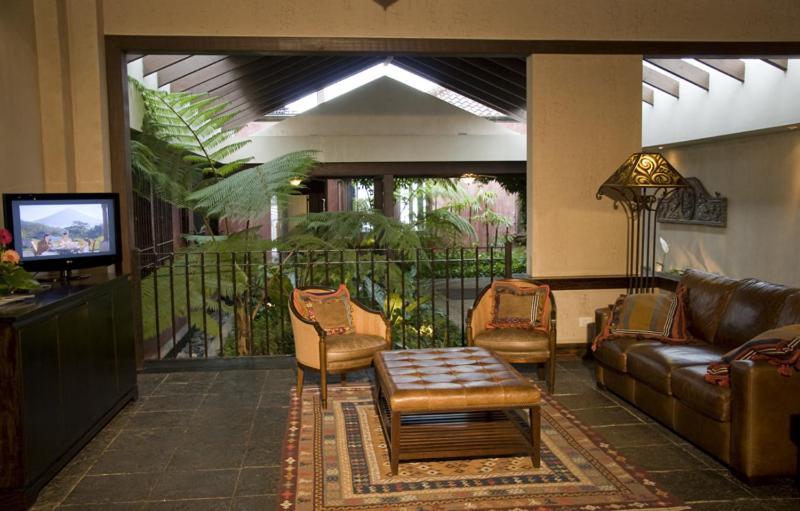 Hotel La Reunion Golf Resort And Residences 危地马拉安地瓜 外观 照片