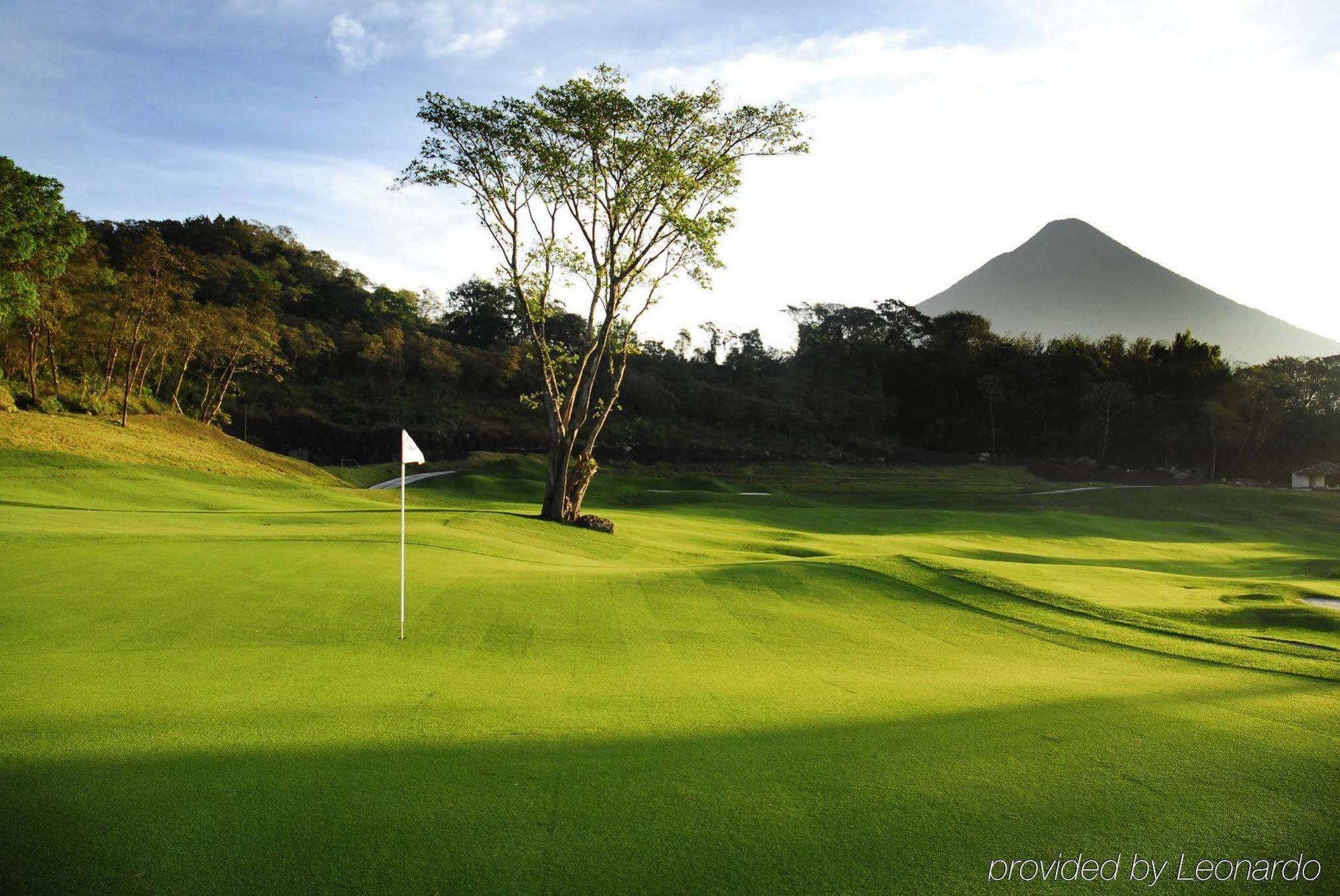 Hotel La Reunion Golf Resort And Residences 危地马拉安地瓜 外观 照片